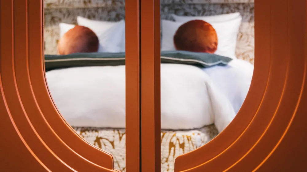 Vue-Chambre-hotel-1.75-la-seve-paris-par-frenchospitality Chambre hotel 1.75 la seve paris par frenchospitality